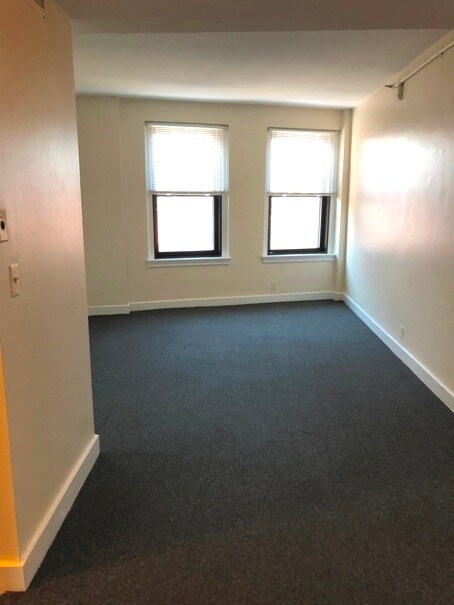 Building Photo - 477 Commonwealth Ave