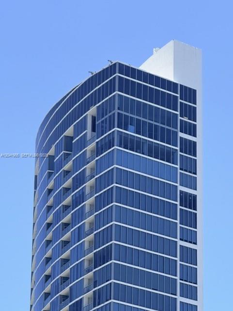 Building Photo - 601 NE 36th St