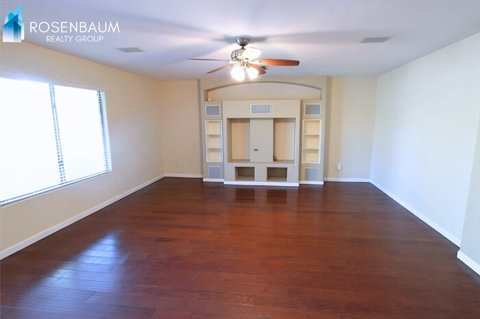 Building Photo - 1250 S Palm St