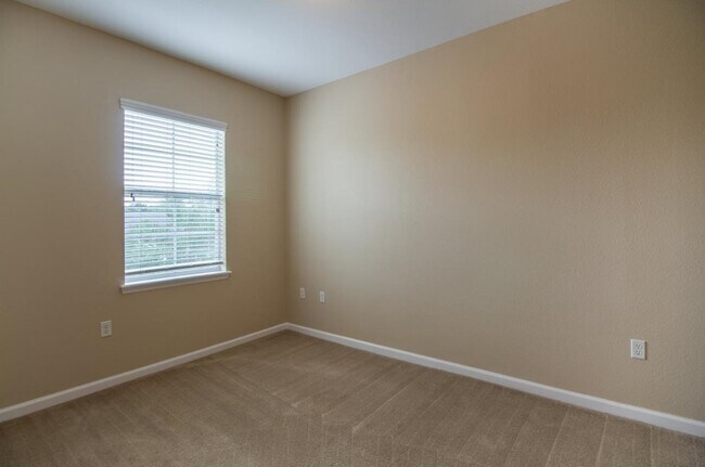 Building Photo - 2293 Del Carmel Way