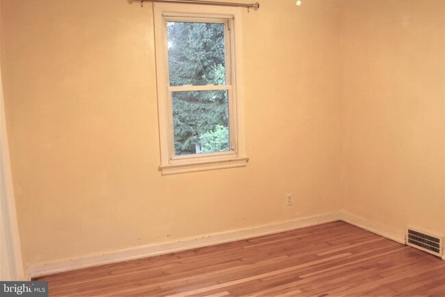 Building Photo - 411 W High St