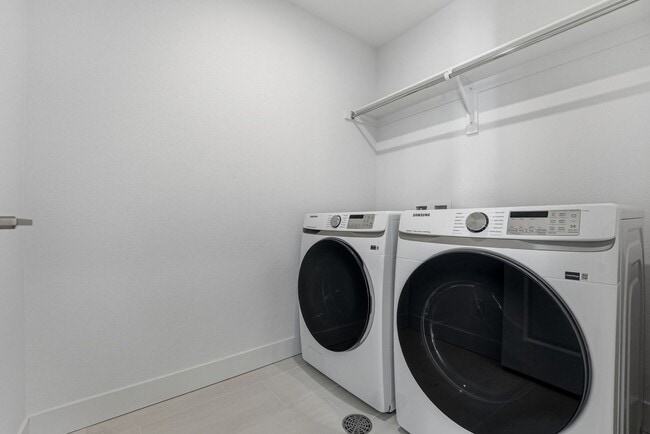 Building Photo - Park Meadows location near Lone Tree in the heart of Inverness. Easy access to Centennial Jetport