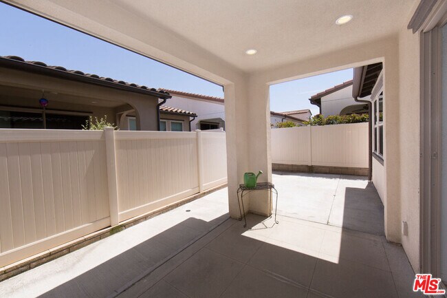 Building Photo - 10922 Mesa Ct