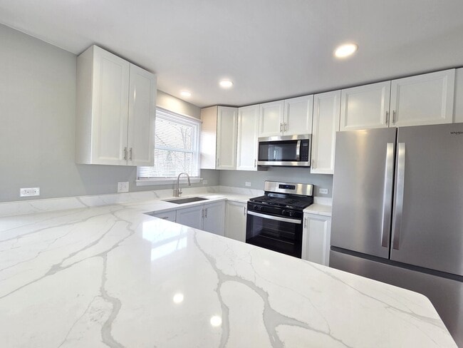 Building Photo - 7841 74th St