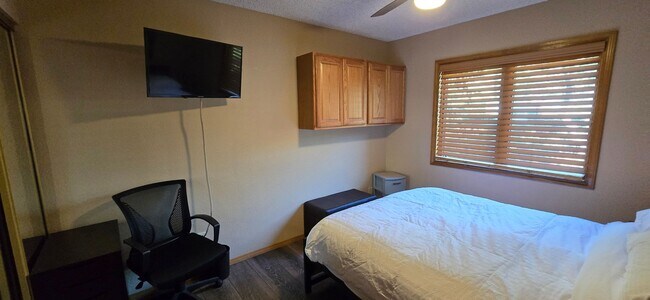 Building Photo - 2831 N Walnut Hills Dr