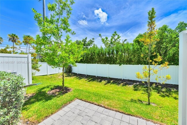 Building Photo - 3506 Joshua Tree St