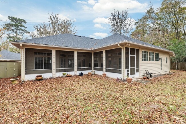 Building Photo - 7013 NW 50th Terrace