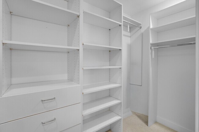Building Photo - 855 Croft Ave