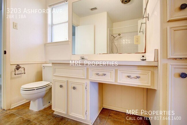 Building Photo - 3203 Ashford Ave