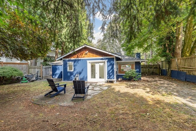 Building Photo - 3 bedroom 1.75 bath House