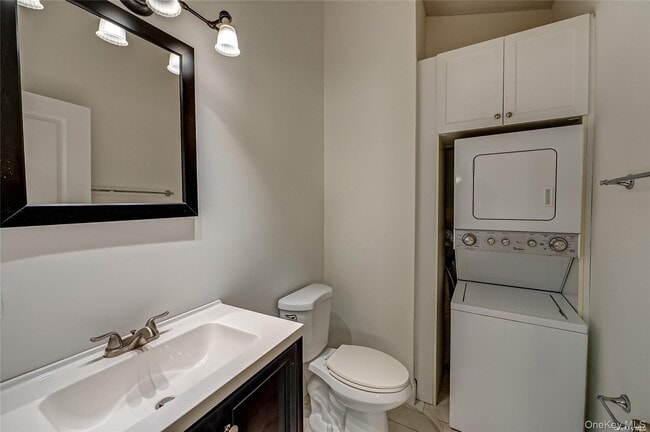 Building Photo - 3-3A Stewart Ave