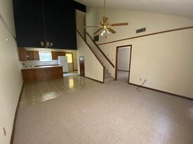 Building Photo - 710 Rocky Bayou Dr