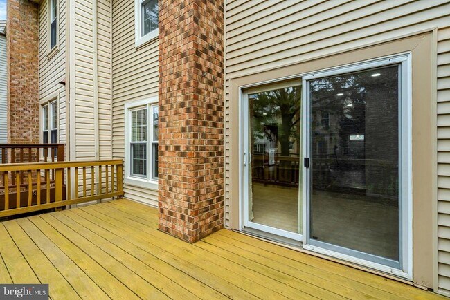 Building Photo - 4255 Sleepy Lake Dr