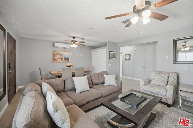 Building Photo - 52275 Avenida Vallejo