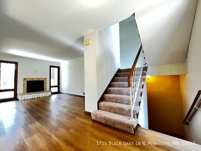 Building Photo - 3br 2ba 2cg ~ Security Deposit Alternative...