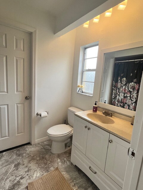 Building Photo - Beautiful Like New Home For Rent in Brandon!