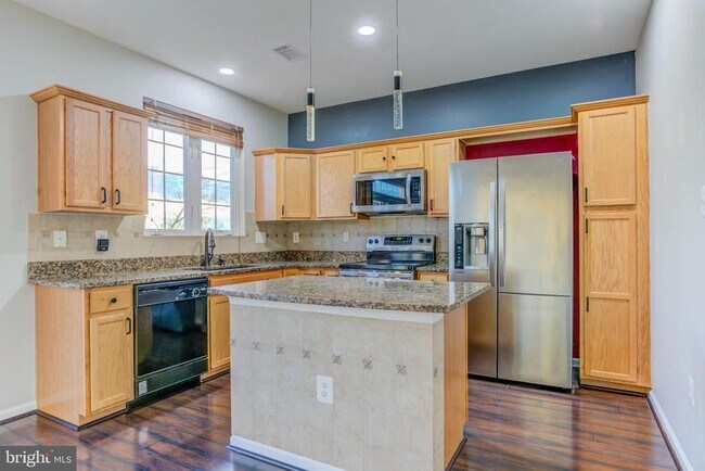 Building Photo - 20934 Houseman Terrace