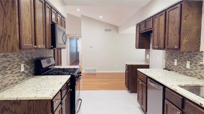 Building Photo - 12117 Sunland St