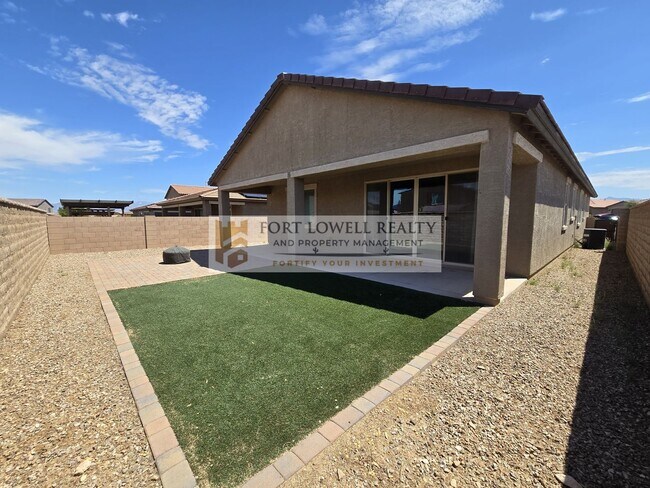 Building Photo - Modern 3 Bed / 2 Bath Home with Open Floor...