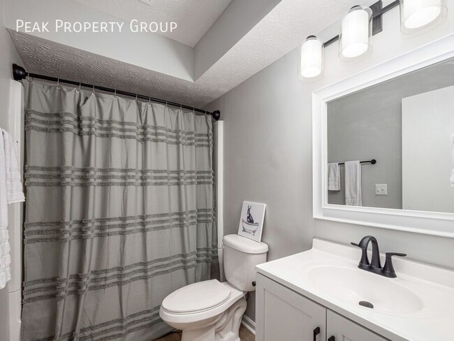 Building Photo - 134 Blakeford Dr