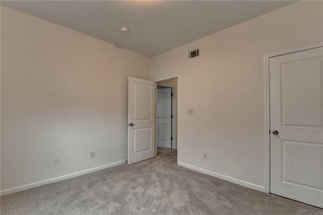 Building Photo - 979 Parkside Wood Ct