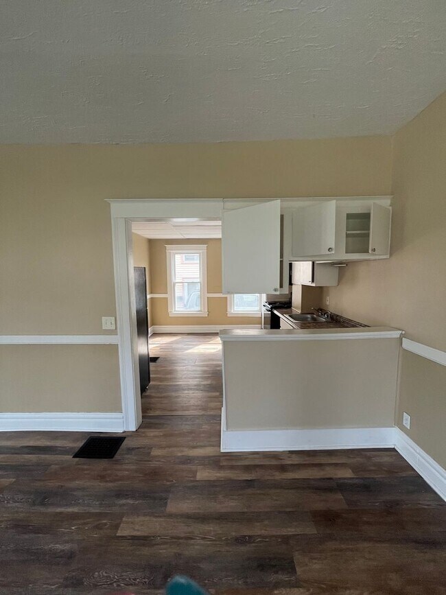 Building Photo - 201 Rosewood Terrace