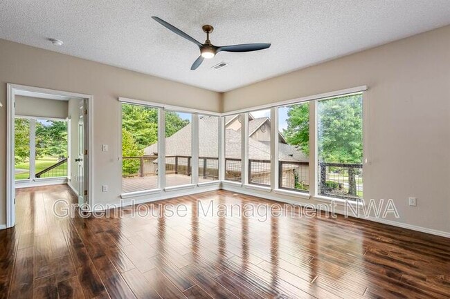 Building Photo - 5 Tanyard Ln