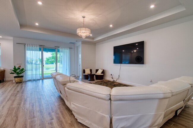 Building Photo - 10407 SW Aquila Wy