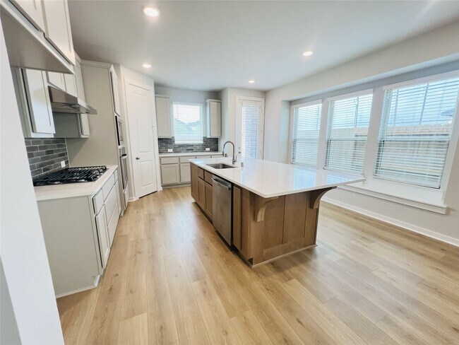 Building Photo - 29818 Ellwood Ln