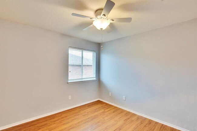 Building Photo - 1002 Remington Dr