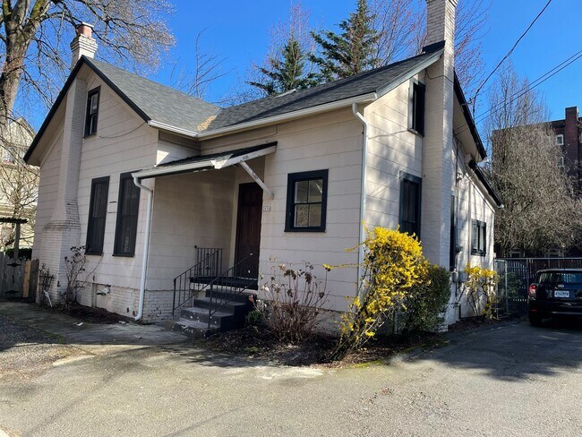 Building Photo - Office Suites in NW Nob Hill/Alphabet Dist...