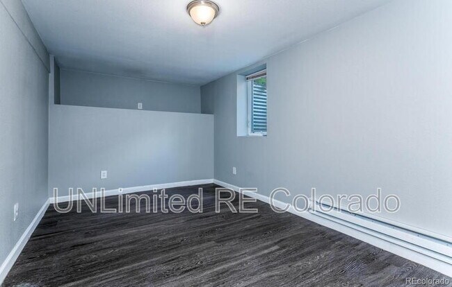 Building Photo - 504 King St