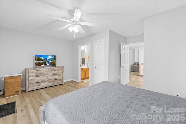 Building Photo - 118 Steam Engine Dr