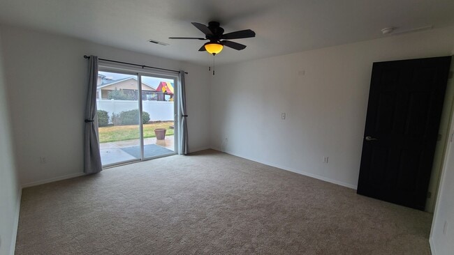 Building Photo - $2,100 - 2 Bed / 2 Beautiful House in Nort...
