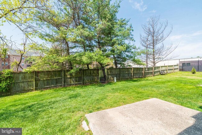 Building Photo - 37 Cardor Ct