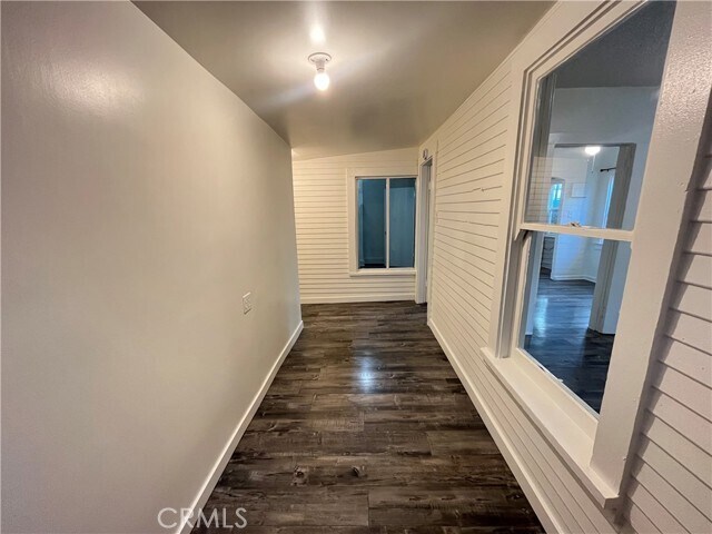 Building Photo - 1588 W 37th St