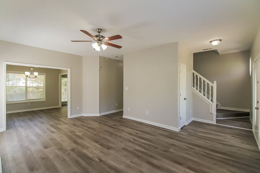 Building Photo - 7047 Cheswick Dr