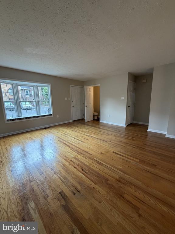 Building Photo - 218 Tudor Dr