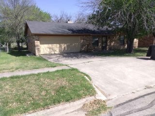 Building Photo - 2108 Lago Trail