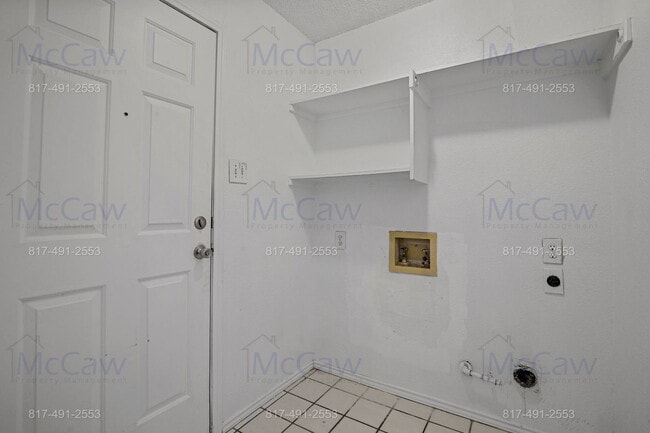 Building Photo - 2119 Amherst Dr