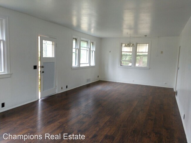 Building Photo - 3 br, 1 bath House - 19005 A Smokey Pt Blvd.