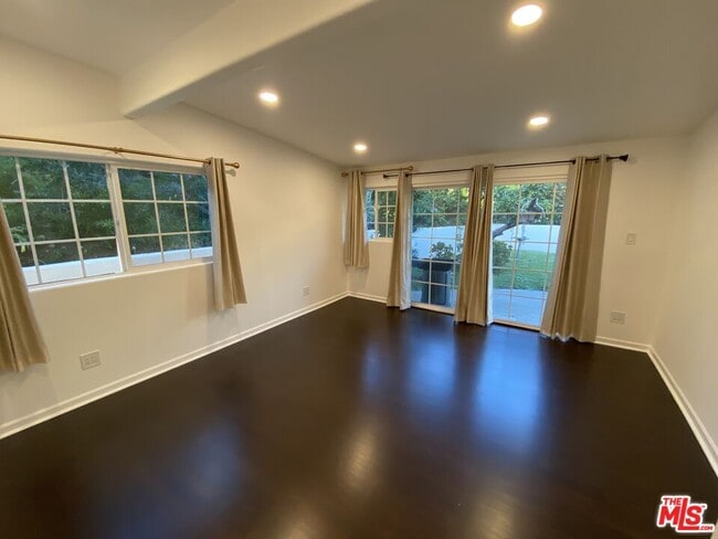 Building Photo - 3900 Castlerock Rd