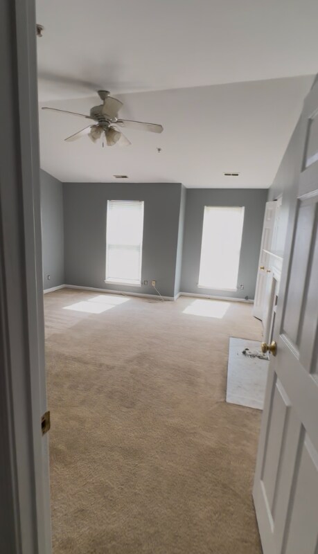 Building Photo - 667 Sprite Way