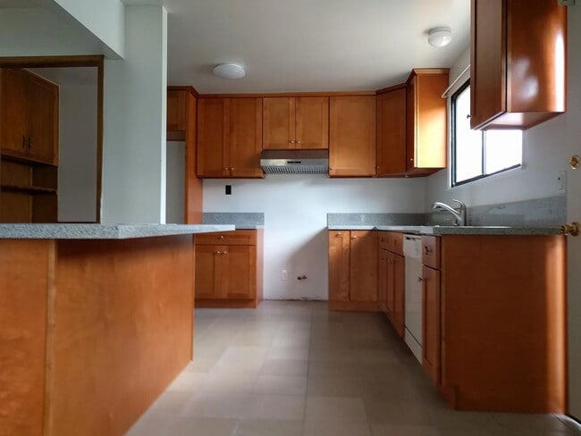 Building Photo - 23301 Hamlin St