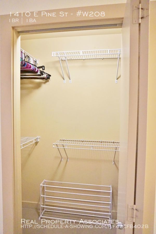 Building Photo - Braeburn Apartment