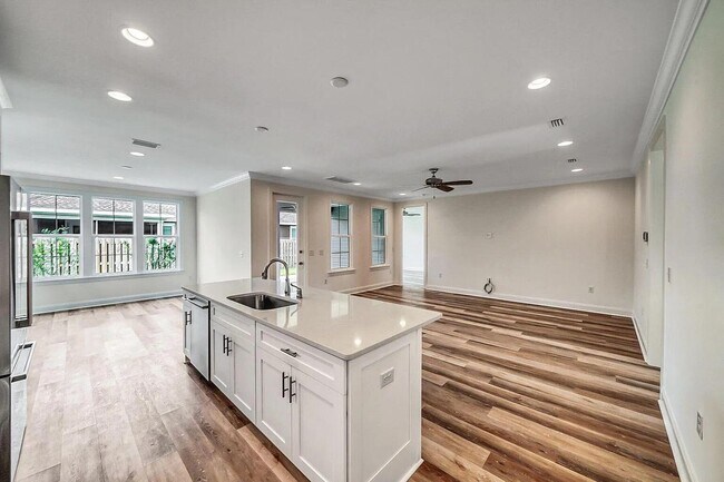 Building Photo - 22 Roundwood Dr