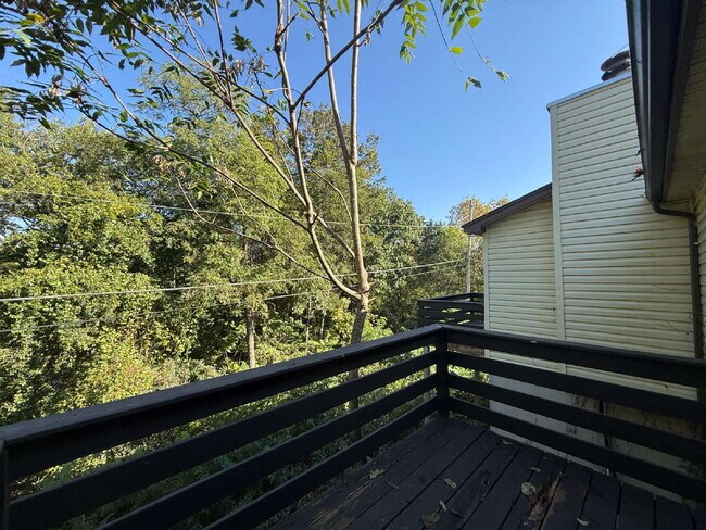 Building Photo - Spacious 1-Bedroom Apartment in West Knoxv...