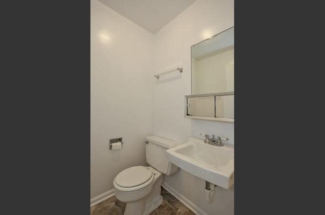 Building Photo - 2150 Rugen Rd