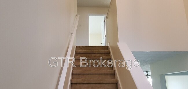 Building Photo - 5591 Rock Lake Dr