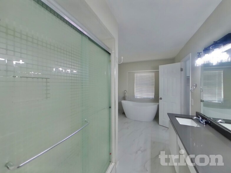 Building Photo - 1029 Twin Falls Dr